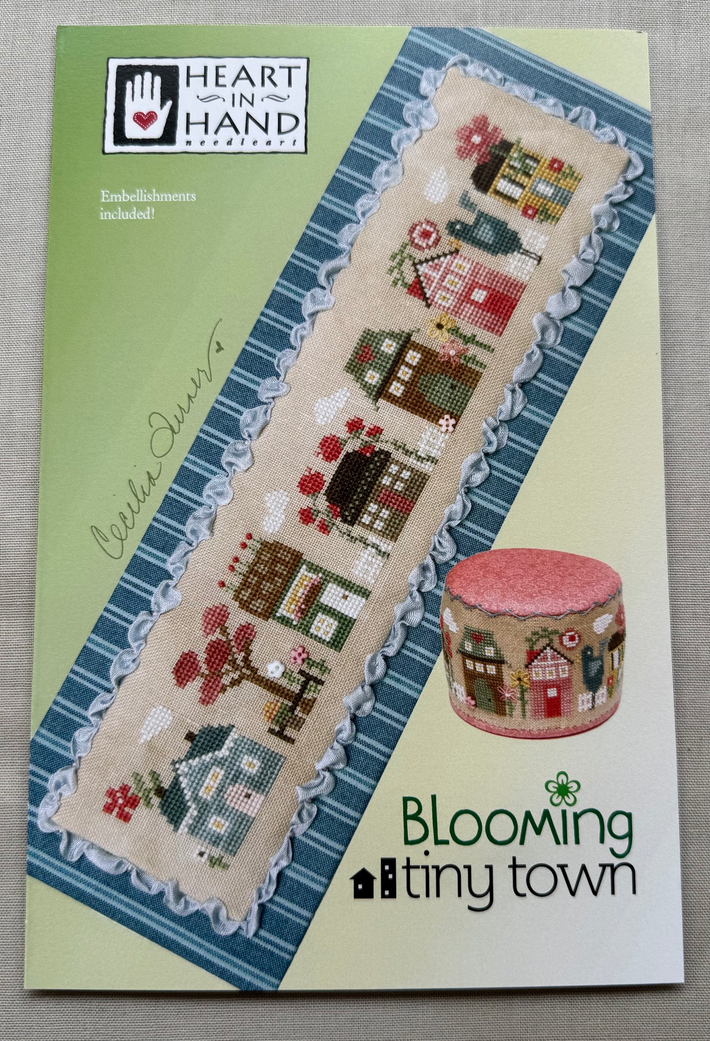 Blooming Tiny Town; Heart In Hand