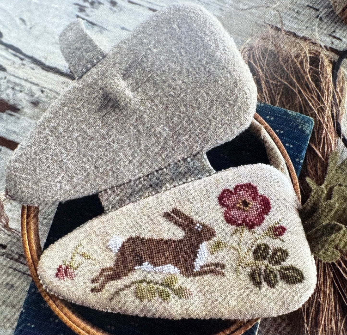 Velvet Parsnip Needle Book