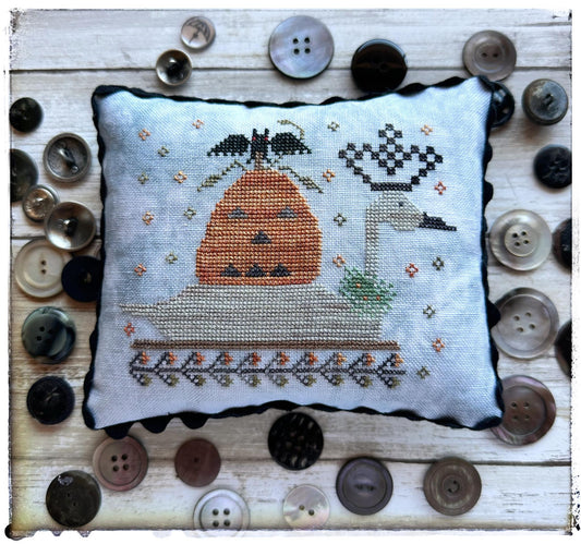 Halloween Swan; Lucy Beam