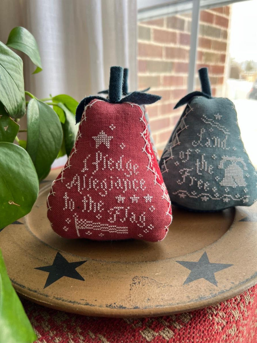 Patriotic Pears; Annie Beez Folk Art
