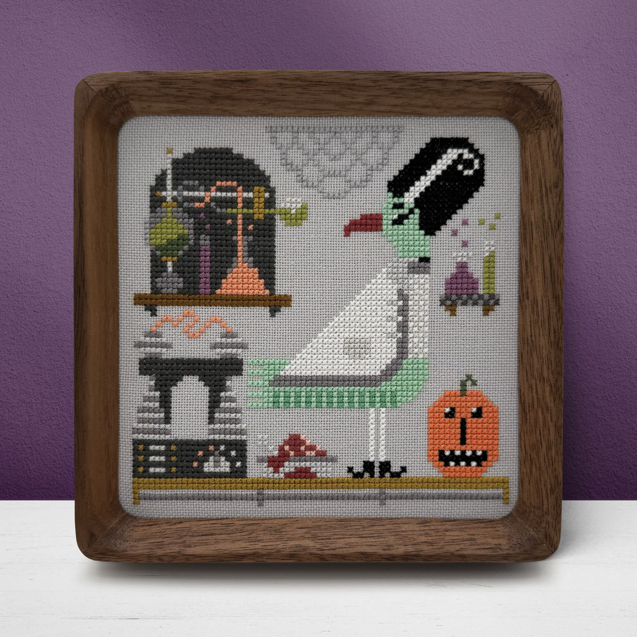 Trick or Tweet - Bea; Boomerang Stitches